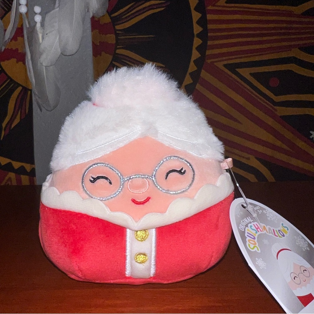 NWT 4” Nicolette the Mrs. Santa Claus Squishmallow — Holiday Collection